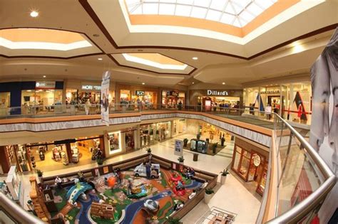 Chattanooga mall - Jun 18, 2022 · Four retailers new to the Chattanooga market are to open at Hamilton Place mall this summer as the region's largest shopping center reports that traffic and sales have rebounded from the pandemic. 